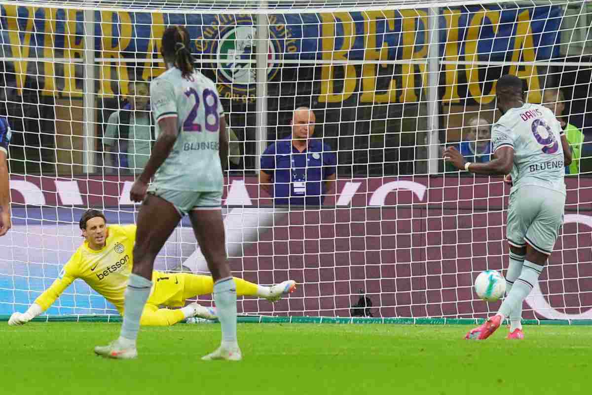 Il rigore trasformato da Davies durante Inter-Udinese